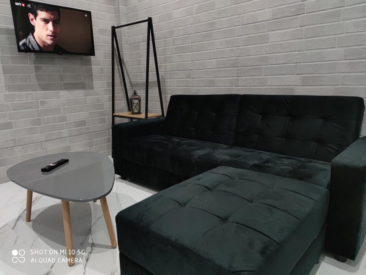 Modern Apartment With A Huge Terrace Атина Екстериор снимка