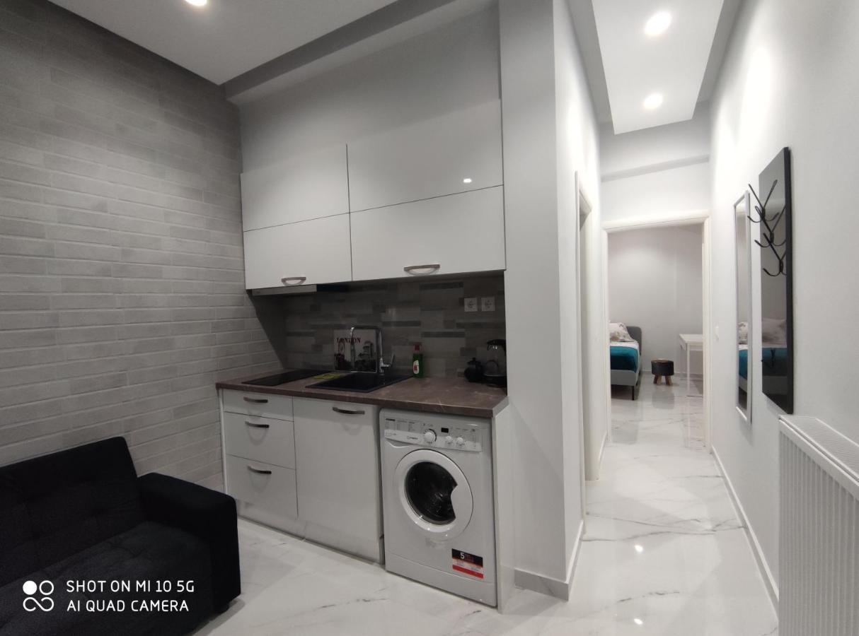 Modern Apartment With A Huge Terrace Атина Екстериор снимка